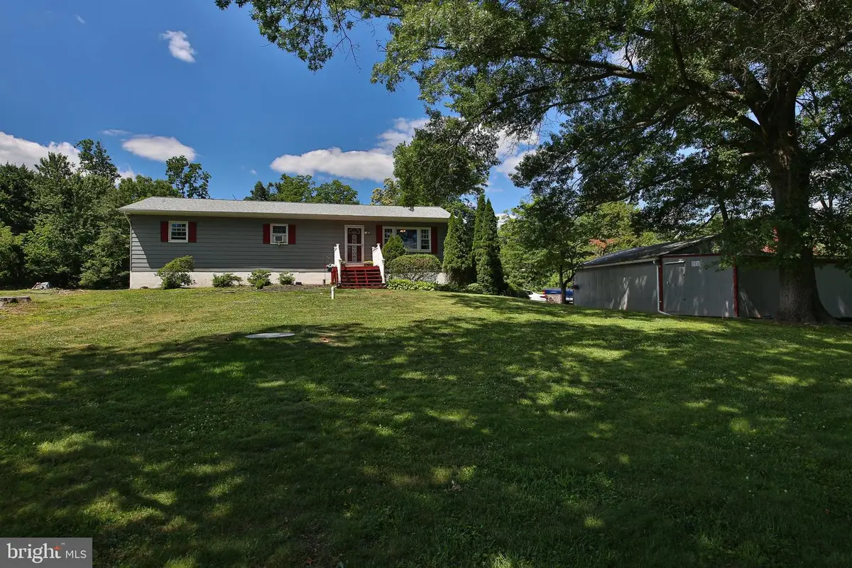 3134 Wild Run Rd, Pennsburg, PA 18073 - #1