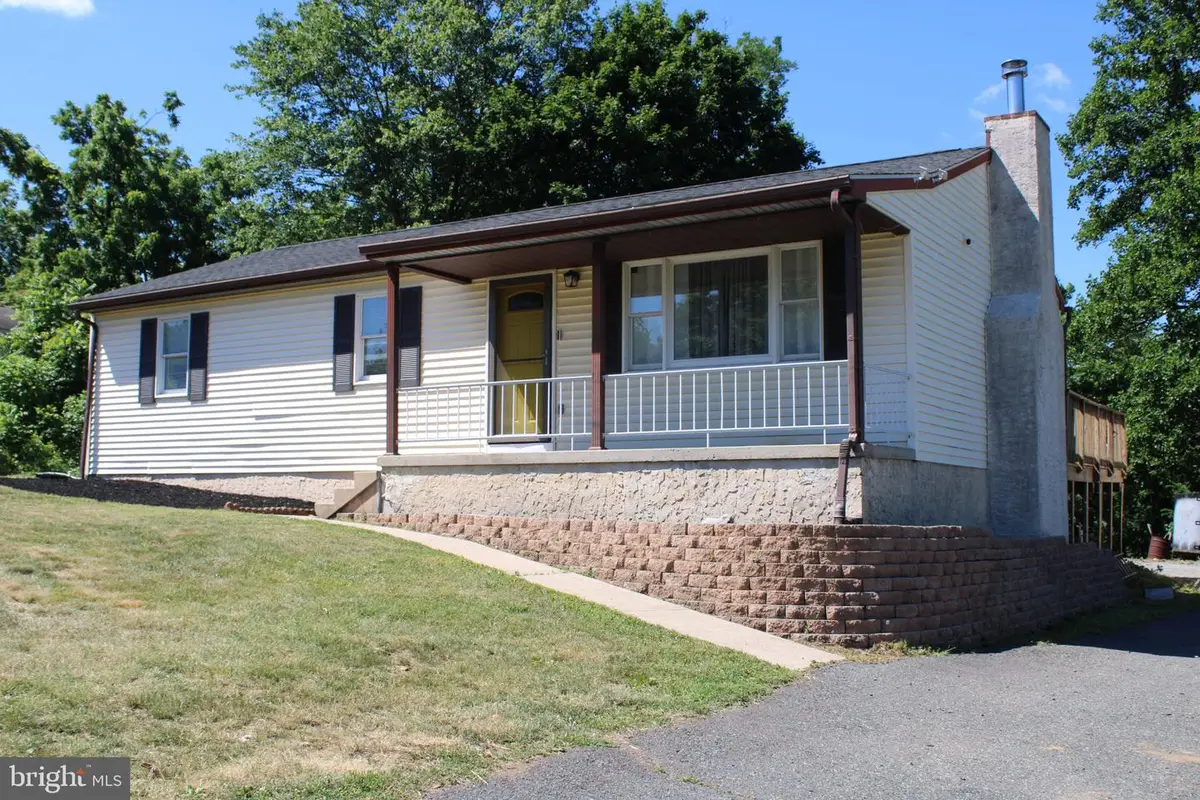 182 Rose Valley Rd, Pottstown, PA 19464 - #1