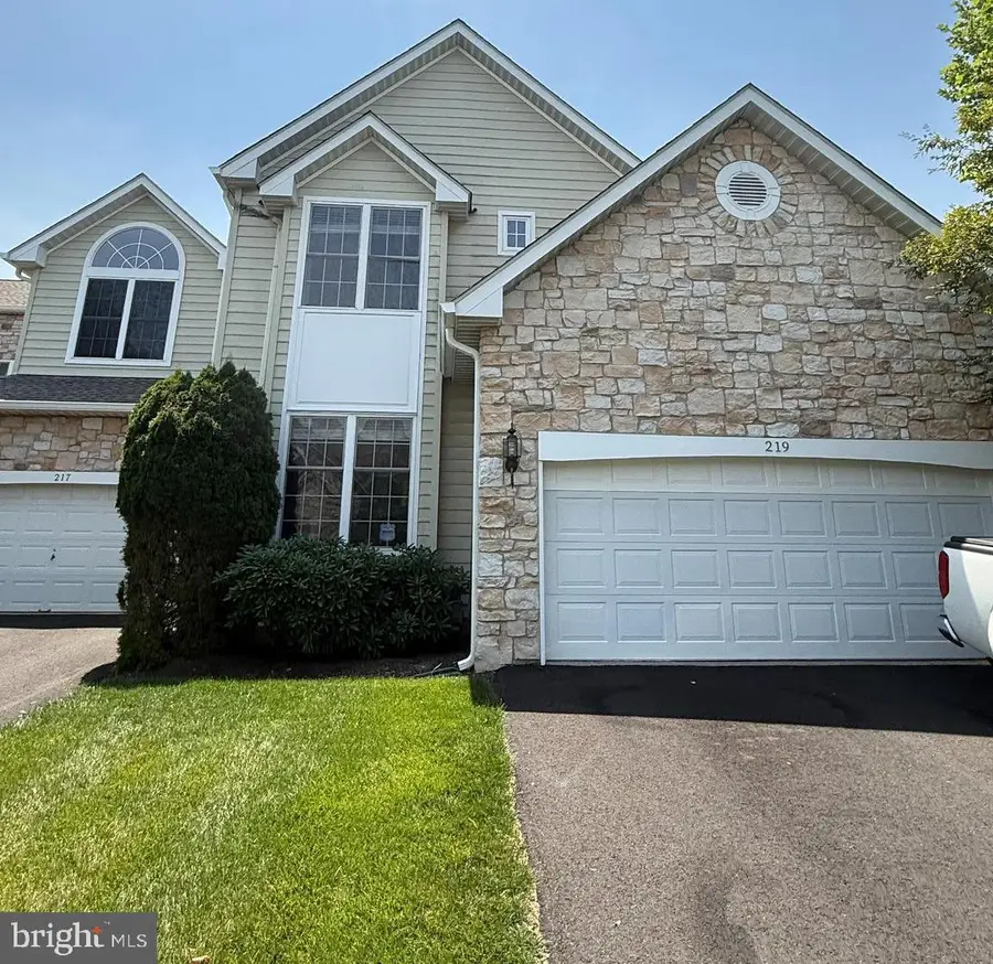 219 Birkdale Dr, Blue Bell, PA 19422 - #2