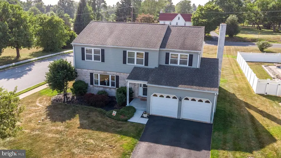 140 Elio Cir, Royersford, PA 19468 - #2