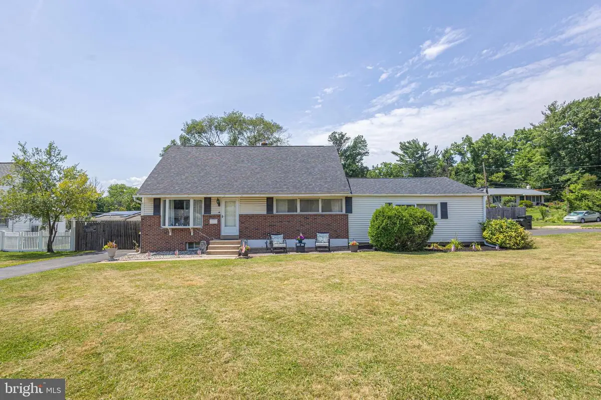 702 Burbridge Rd, Hatboro, PA 19040 - #1