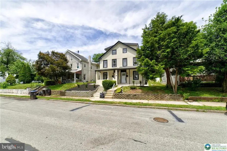 1717 Willow St, Norristown, PA 19401 - #2