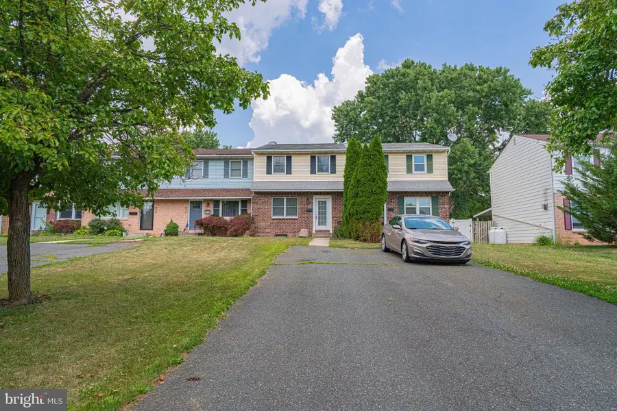 418 Jackson St, Pennsburg, PA 18073 - #2