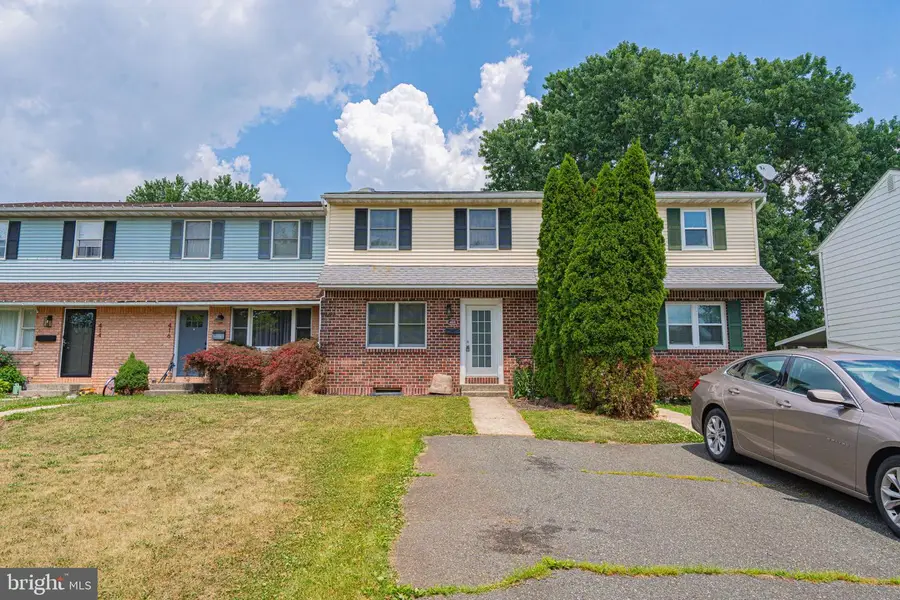 418 Jackson St, Pennsburg, PA 18073 - #3
