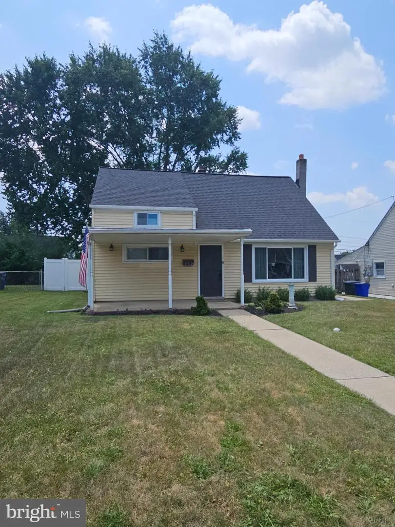 352 W Walnut St, Pottstown, PA 19464 - #1