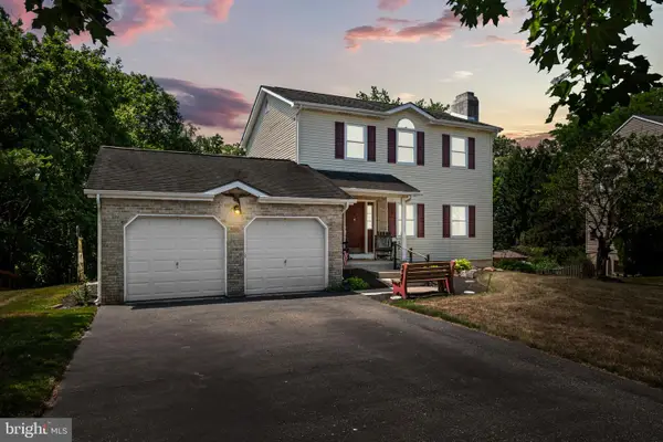 2232 Donna Ln, POTTSTOWN, PA 19464