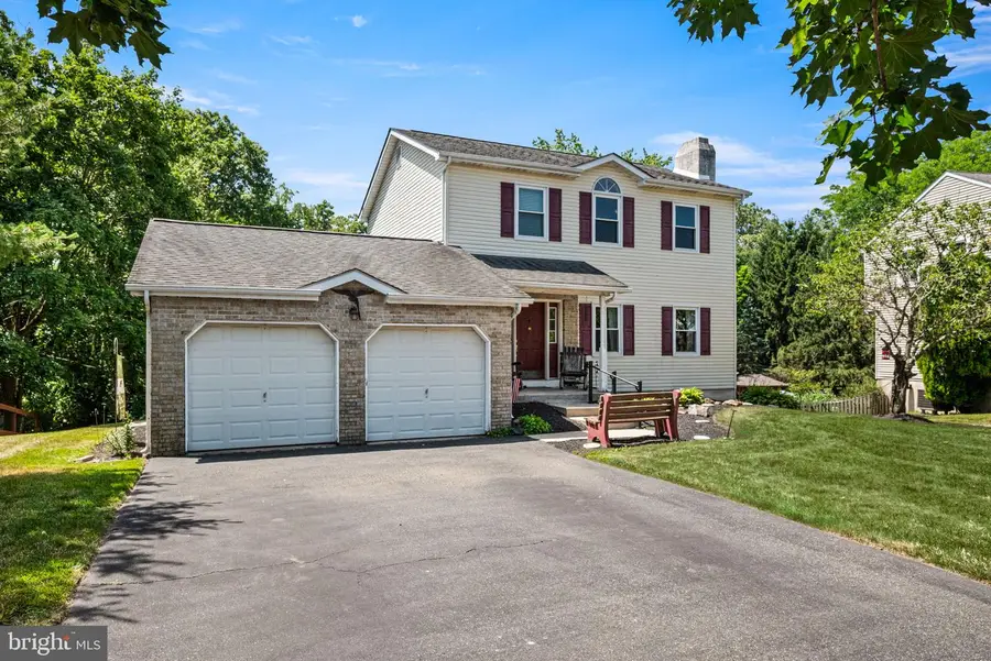 2232 Donna Ln, Pottstown, PA 19464 - #2