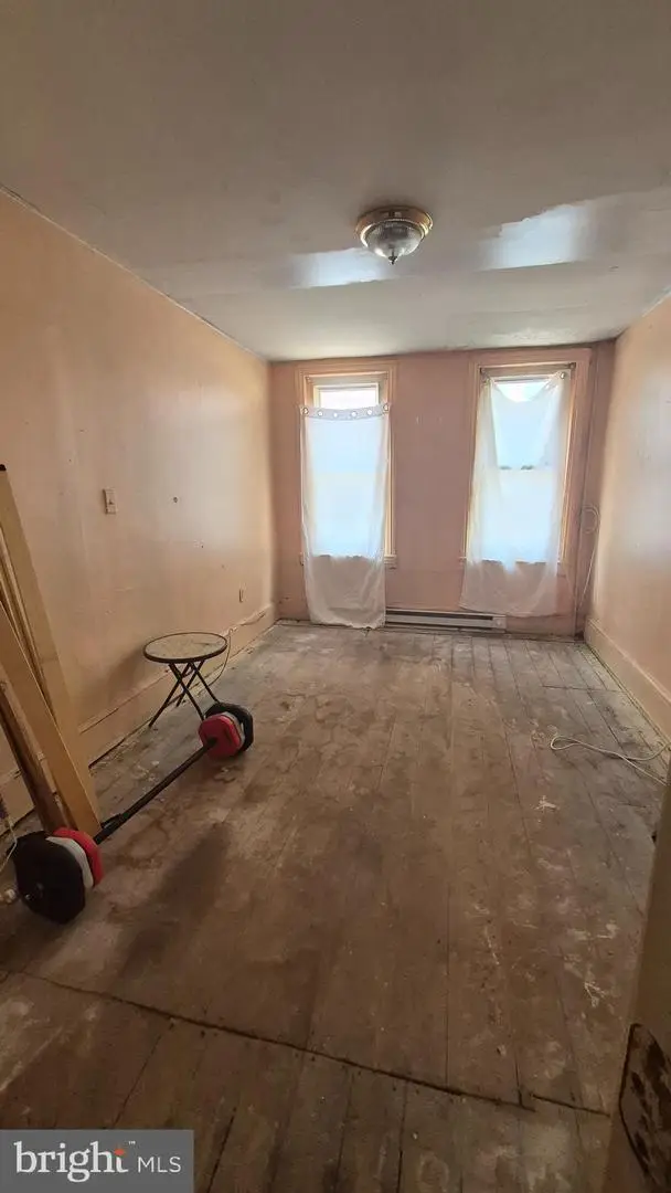 34 E Chestnut St, Norristown, PA 19401 - #2