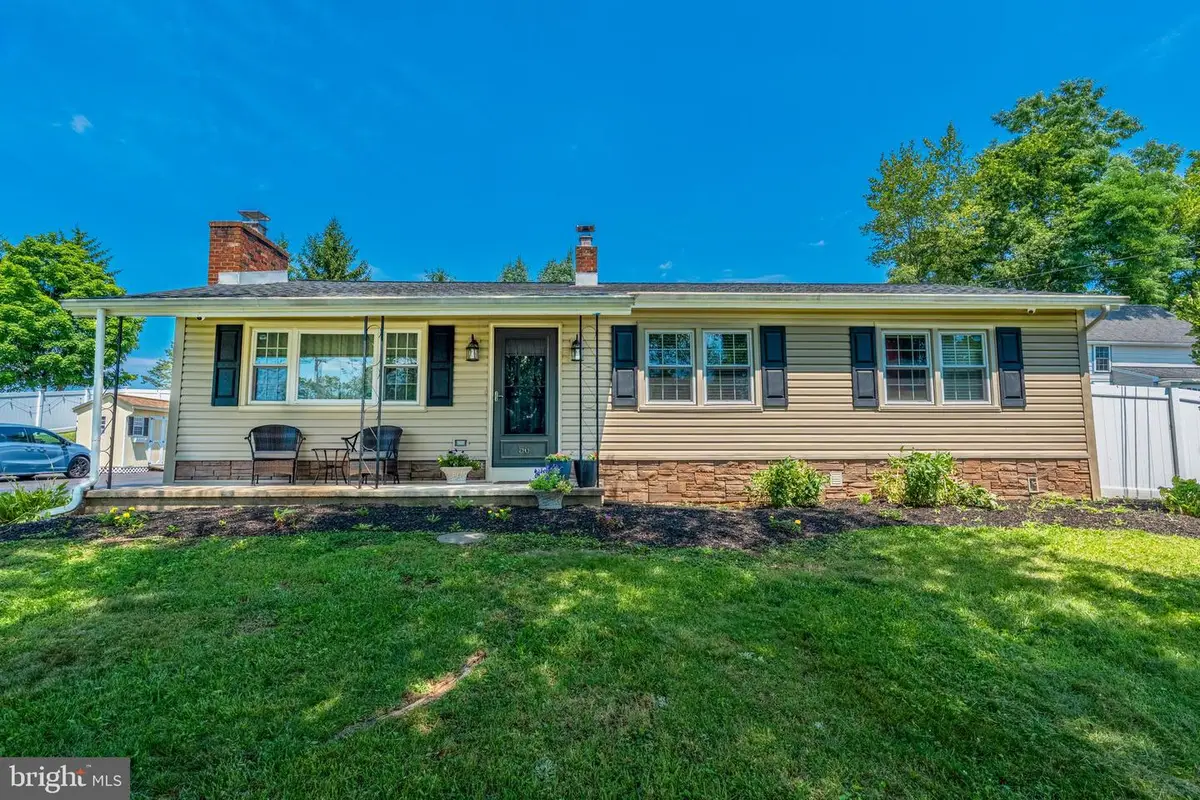 56 Trappe Rd, Collegeville, PA 19426 - #1