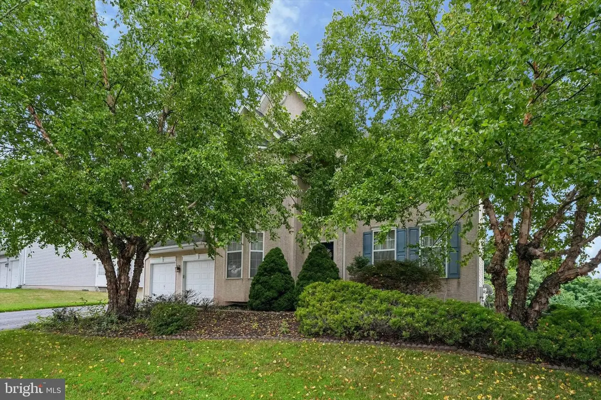 6003 Shady Wood Cir, Collegeville, PA 19426 - #1