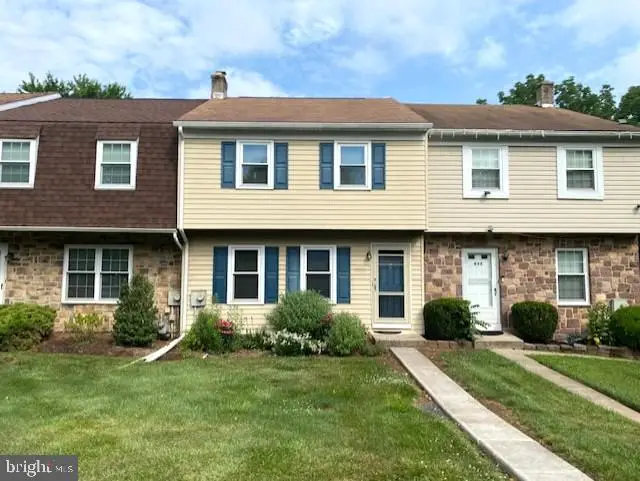 834 Jackson St, Lansdale, PA 19446 - #1