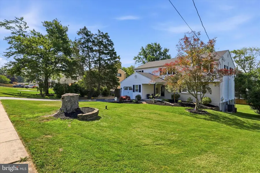 616 Meadowlark Rd, Norristown, PA 19403 - #2