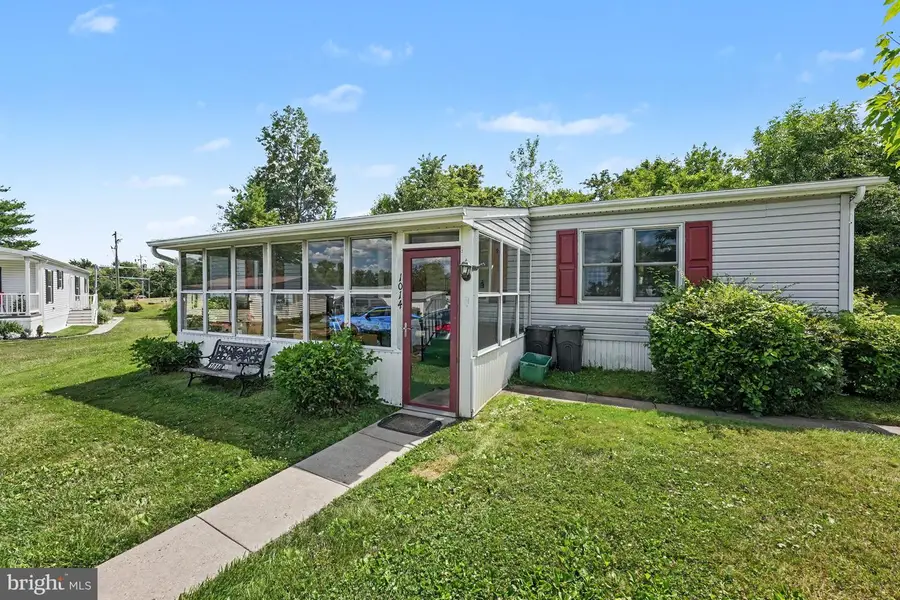 1014 Cherrywood Ct, North Wales, PA 19454 - #2