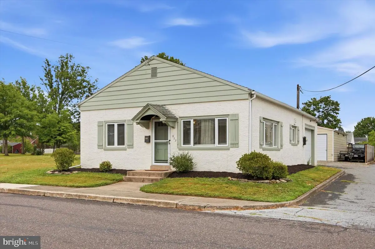 613 W Race St, Stowe, PA 19464 - #1