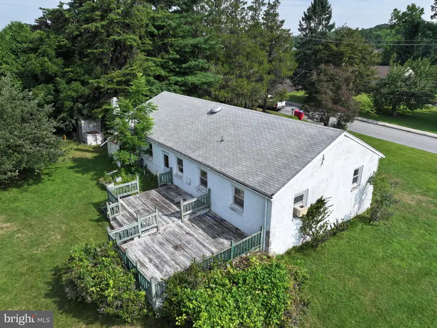 3232 Walker Ln, Norristown, PA 19403 - #3