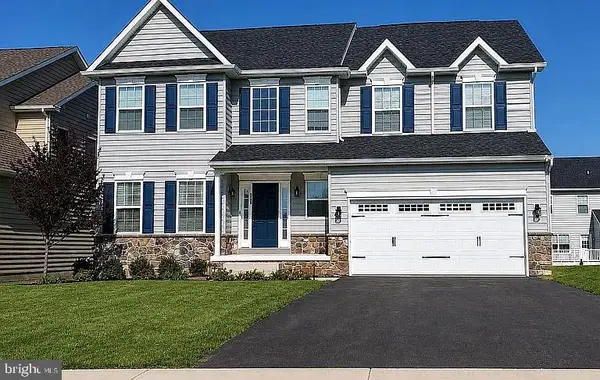 2120 Sunnyvale Dr, PENNSBURG, PA 18073
