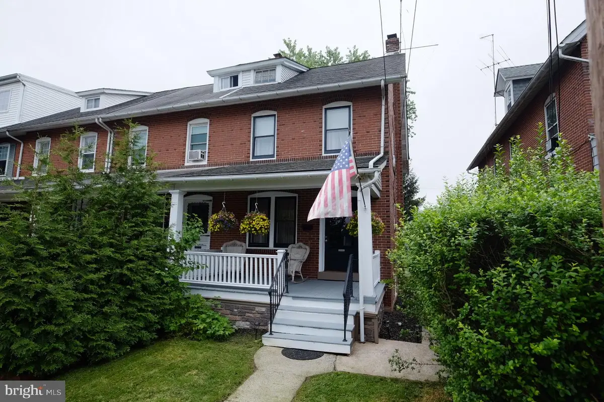 38 E 4th St, Lansdale, PA 19446 - #1