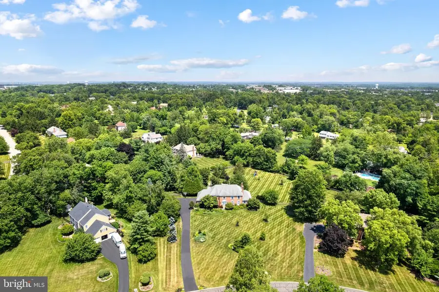 1233 Laura Ln, North Wales, PA 19454 - #2