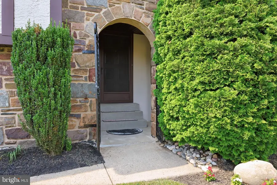 3794 Ridgeview Rd, Huntingdon Valley, PA 19006 - #3