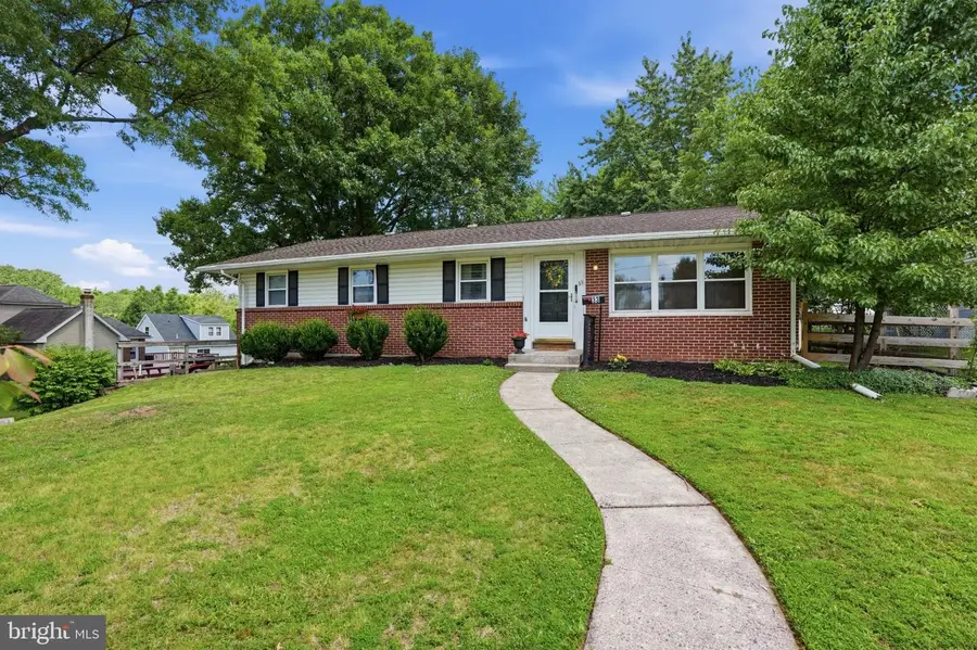 33 N 4th St, Souderton, PA 18964 - #2