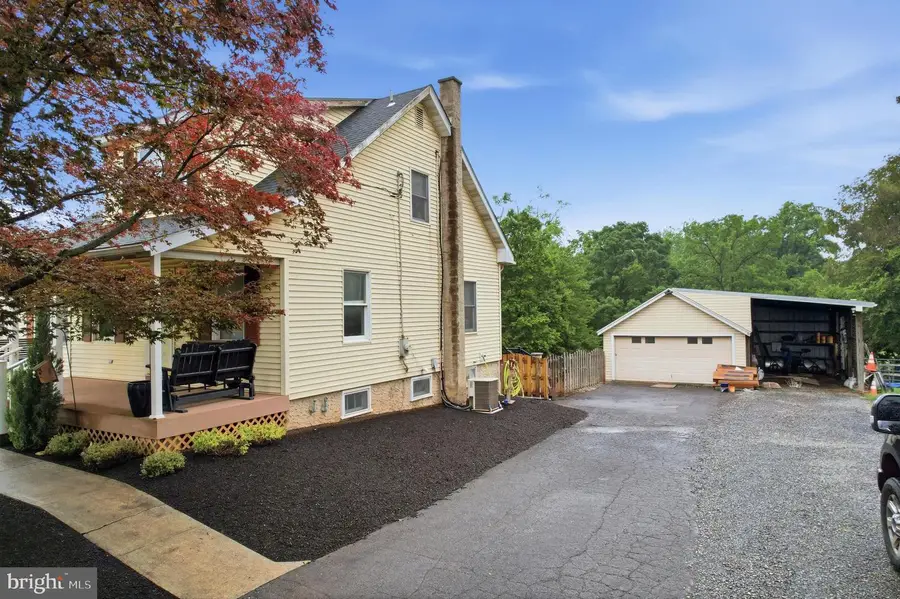 3033 Linfield Rd, Pottstown, PA 19464 - #2
