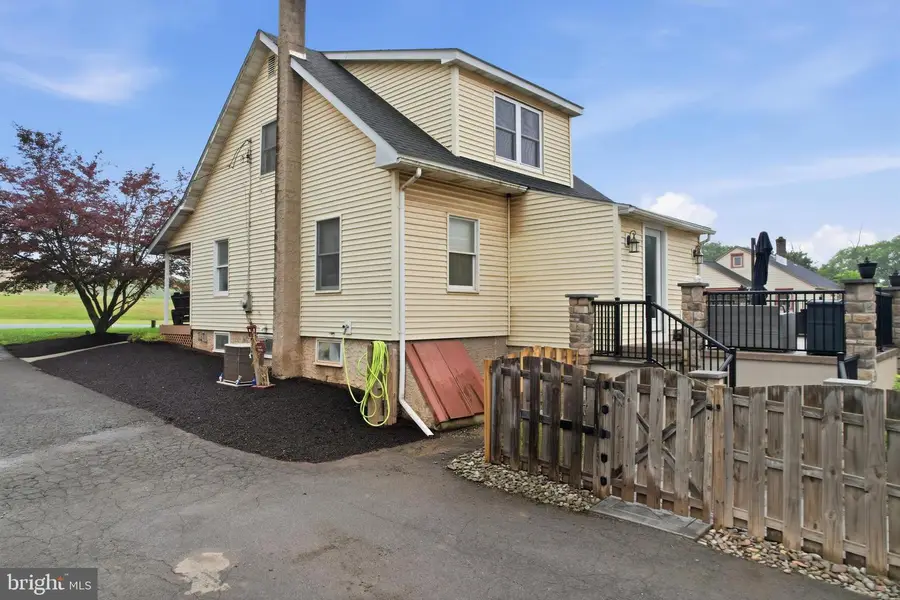 3033 Linfield Rd, Pottstown, PA 19464 - #3