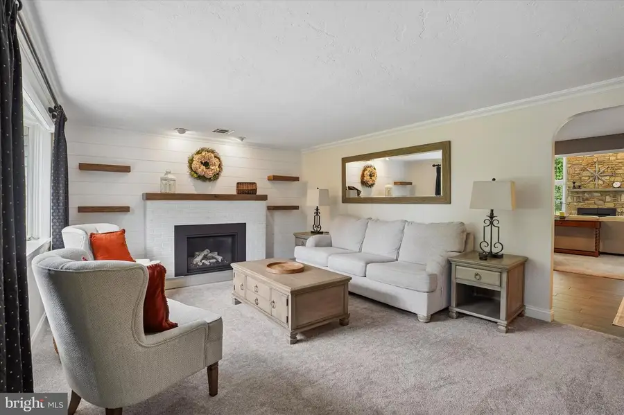 1121 W Thomas Rd, Lansdale, PA 19446 - #2