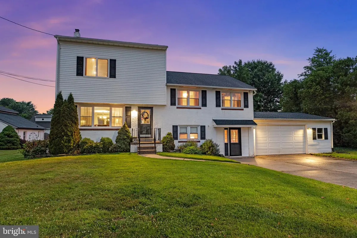 206 New Rd, Horsham, PA 19044 - #1