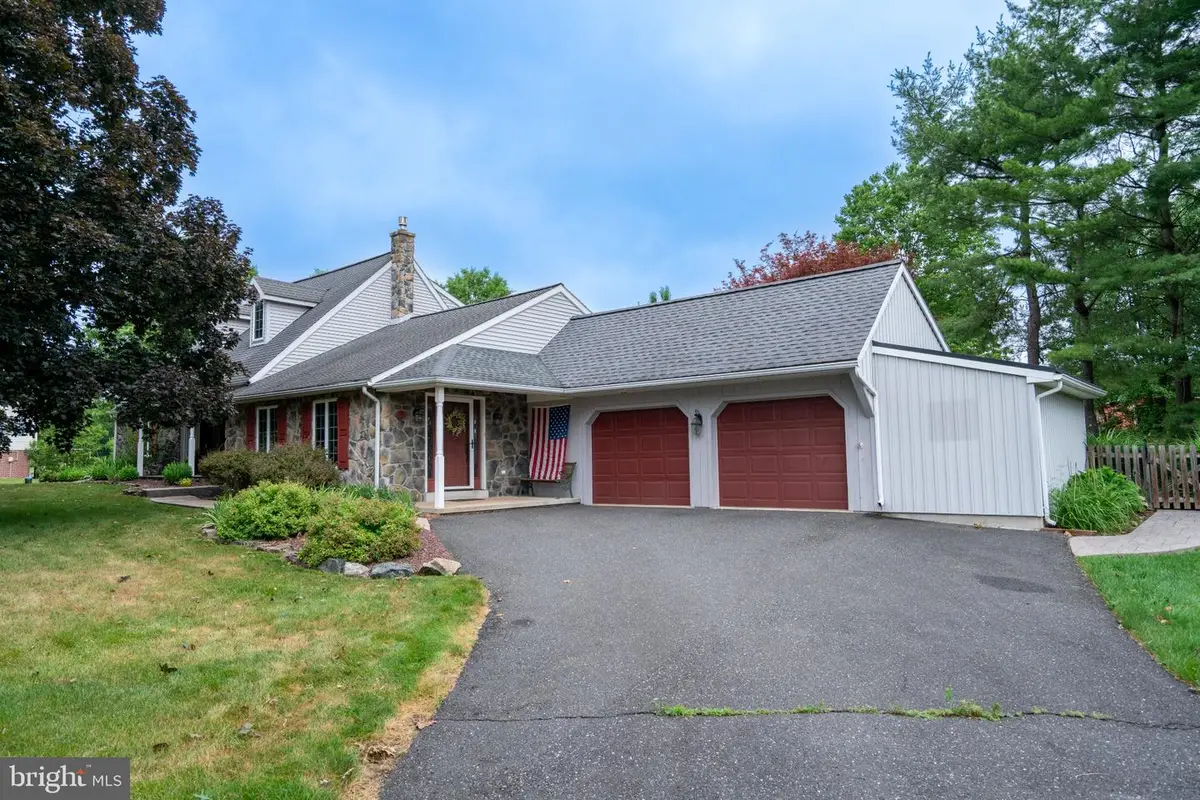 1397 Edgeview St, East Greenville, PA 18041 - #1