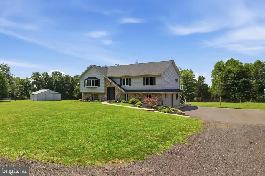 803 Ridge Rd, Salford, PA 18971 - #2