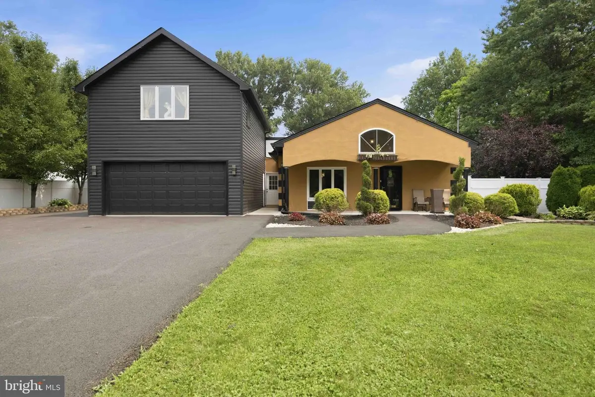 228 Bridge St, Collegeville, PA 19426 - #1