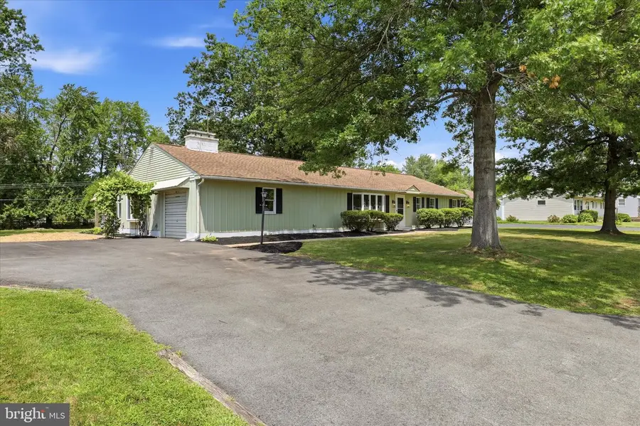 2010 Pine St, Hatfield, PA 19440 - #2