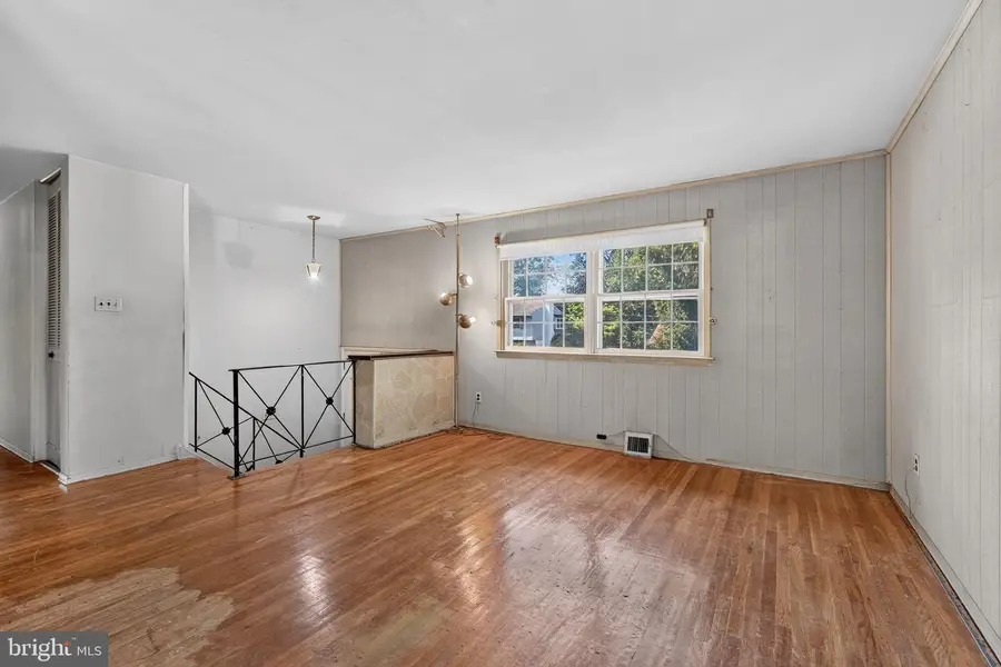 807 Yorktown St, Lansdale, PA 19446 - #3