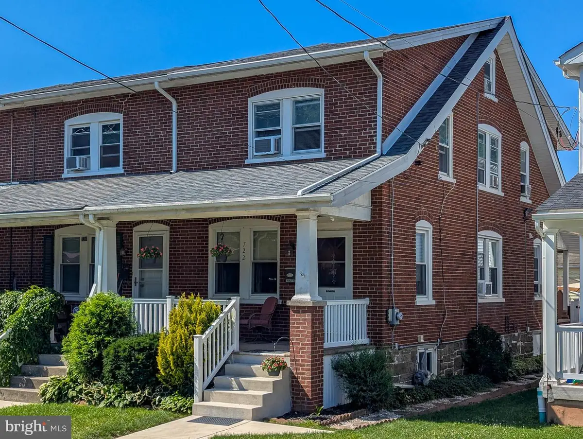 722 W 3rd St, Lansdale, PA 19446 - #1