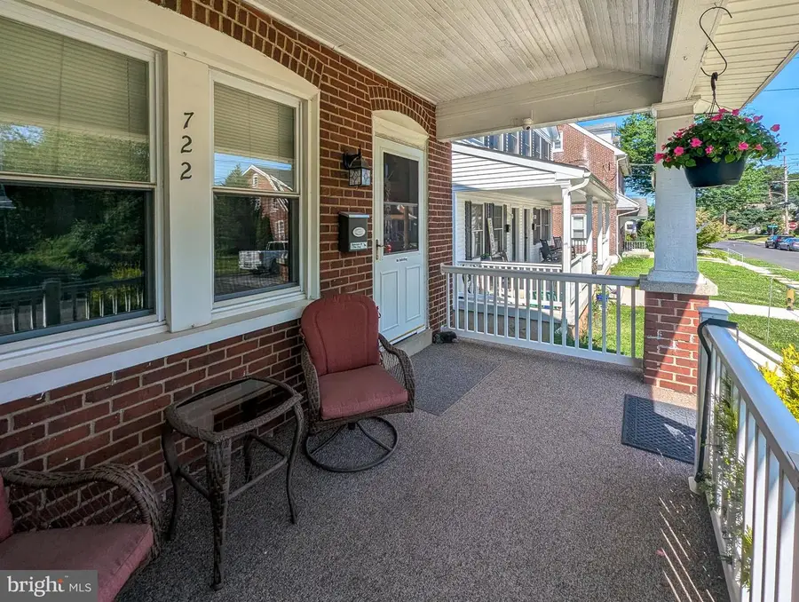 722 W 3rd St, Lansdale, PA 19446 - #3