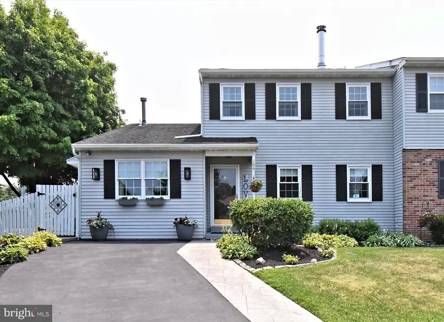 109 Macintosh Ln, North Wales, PA 19454 - #2