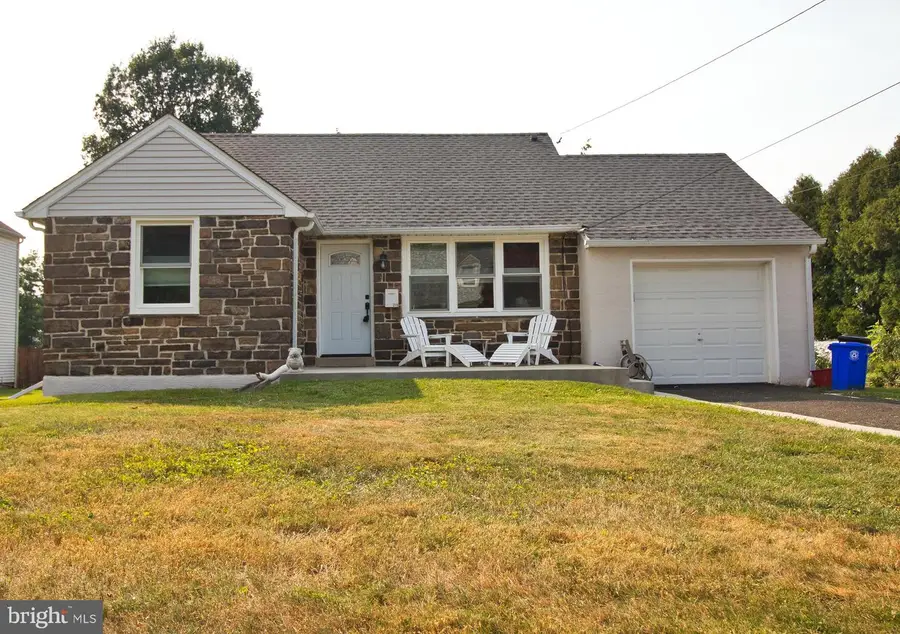 215 Lancaster Ave, Hatboro, PA 19040 - #2
