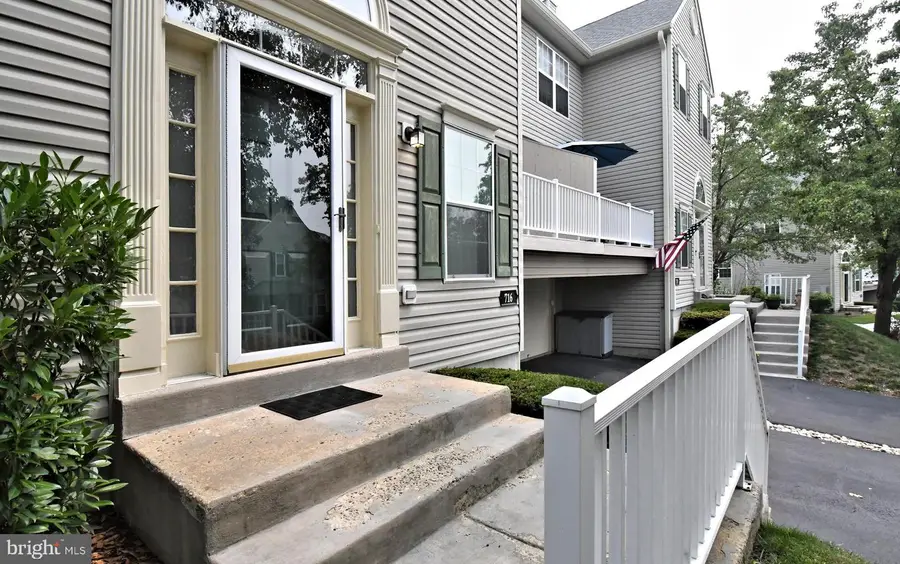 716 Thornhill Dr, Collegeville, PA 19426 - #3