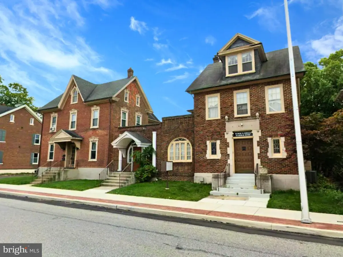 30 E Main St, Lansdale, PA 19446 - #1