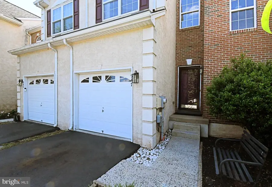 947 Shenkle Dr, Collegeville, PA 19426 - #2