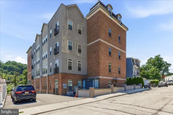 537 Apple St #101, CONSHOHOCKEN, PA 19428