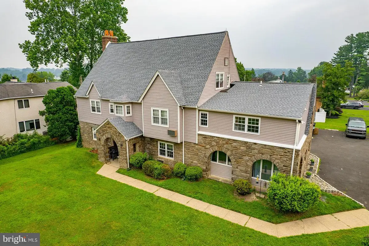 2250 Boyd Rd, Huntingdon Valley, PA 19006 - #1