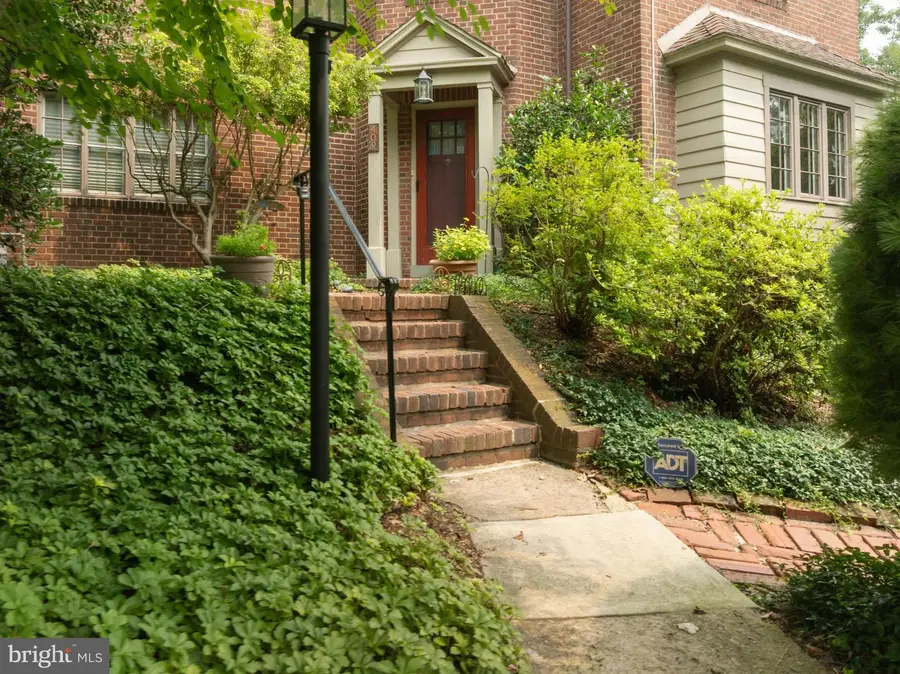 409 E Waverly Rd, Wyncote, PA 19095 - #2