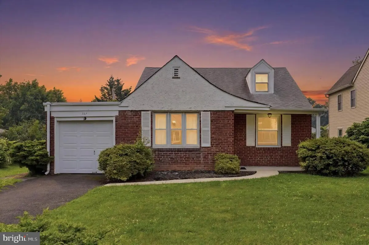 727 Cottage Rd, Glenside, PA 19038 - #1