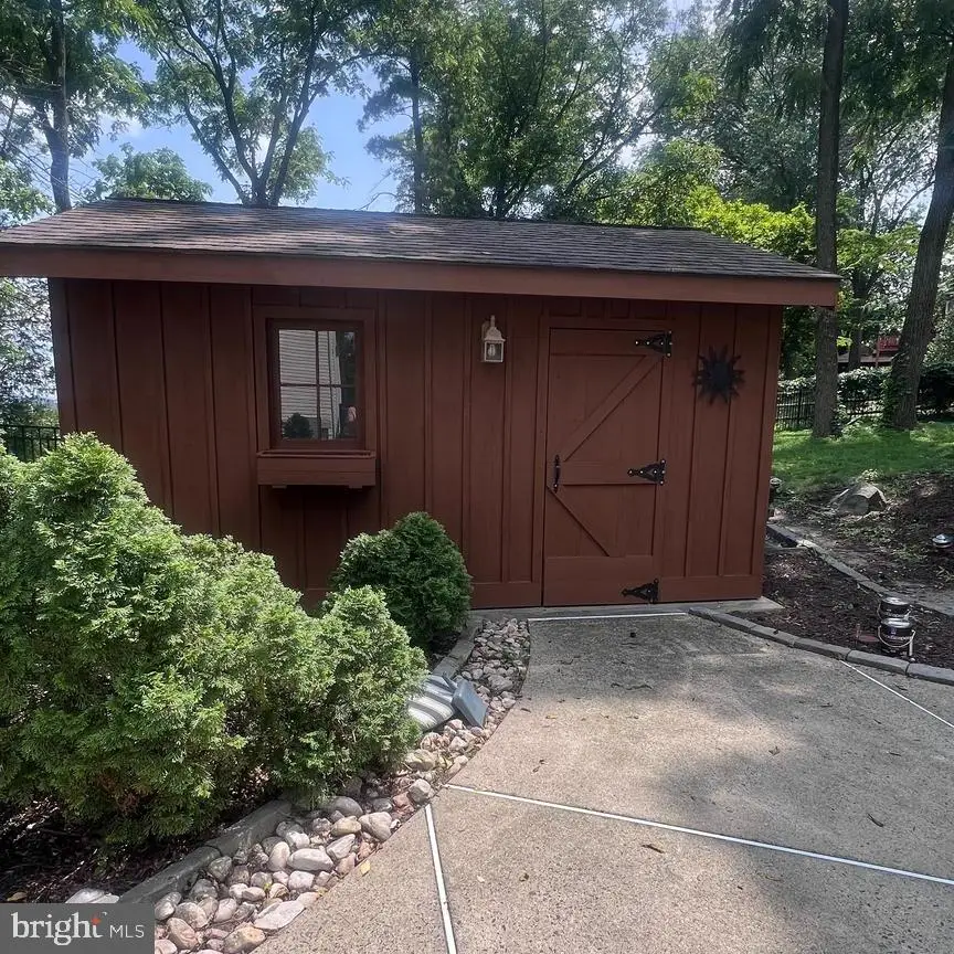1341 Meadowview Dr, Pottstown, PA 19464 - #2