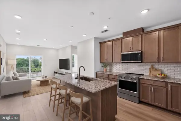 83 Bethlehem Pike #1213 Firestone, COLMAR, PA 18915