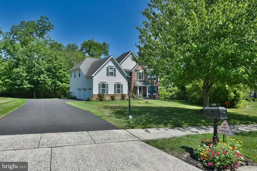 414 Forest Ln, North Wales, PA 19454 - #2