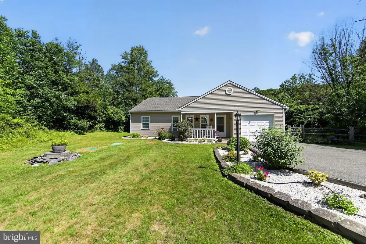 233 Snyder Rd, Pottstown, PA 19464 - #1