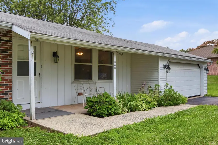360 Oak Dr, Harleysville, PA 19438 - #2