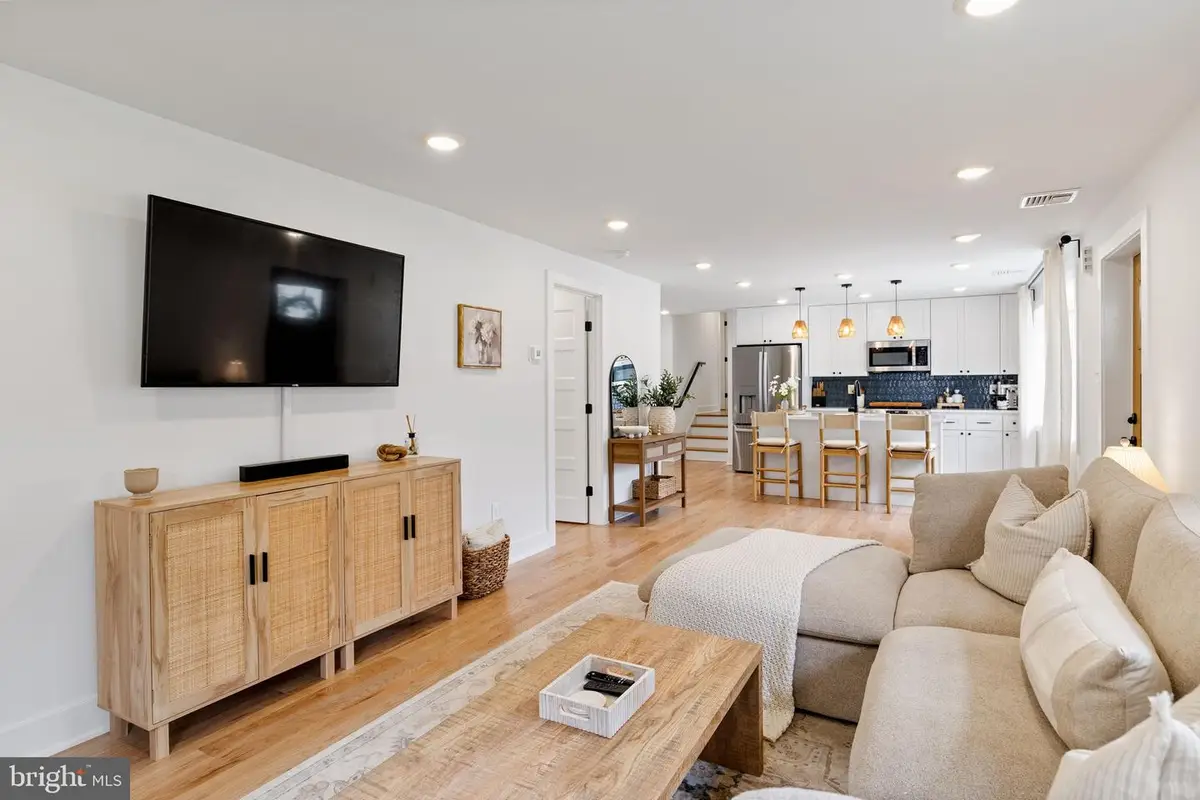 4046 Center Ave, Lafayette Hill, PA 19444 - #1